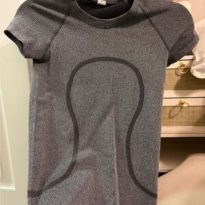 lululemon athletica Gray Short Sleeve Tee